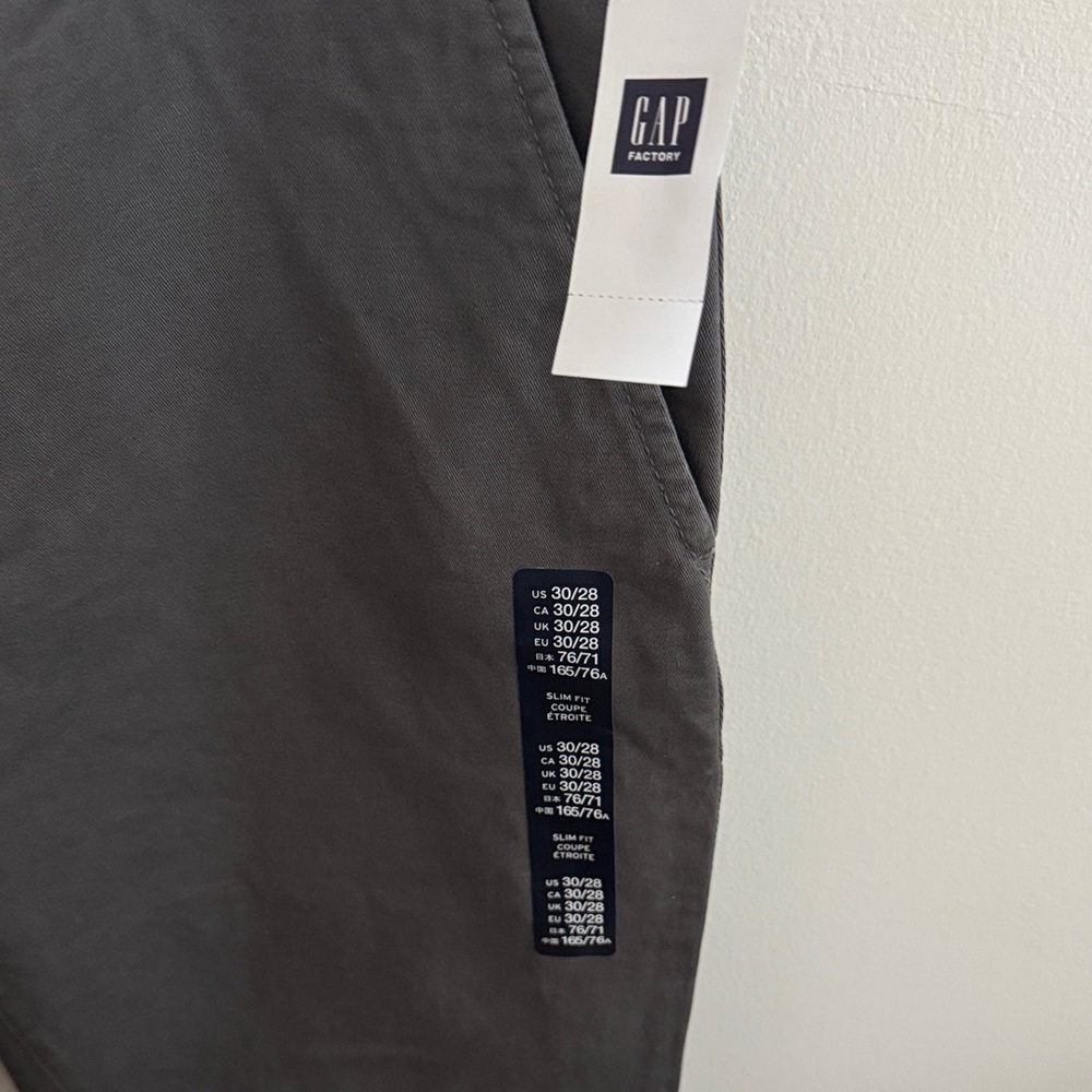 Gap Men’s Gap Khakis Lived-In Slim Khaki Gray Pants Chinos 30x28 NWT - Picture 2 of 5
